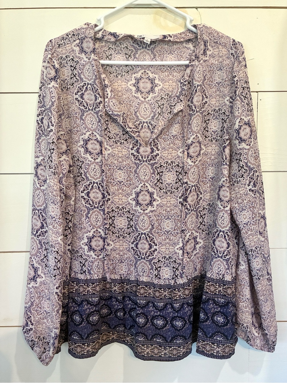 DR2 Lavender Floral and Medallion V-Neck Tunic Top with Puff Sleeves Size Large